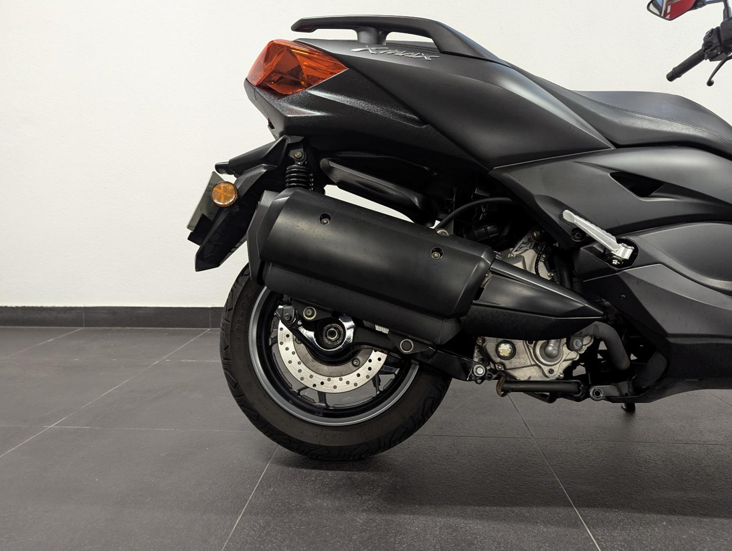 YAMAHA XMAX300