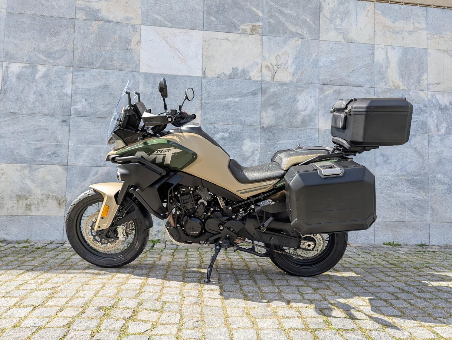 CFMOTO 800MT