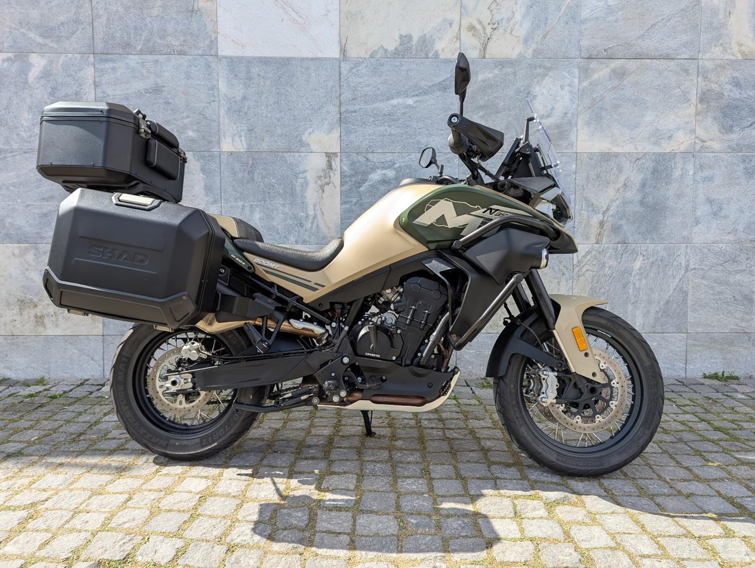 CFMOTO 800MT