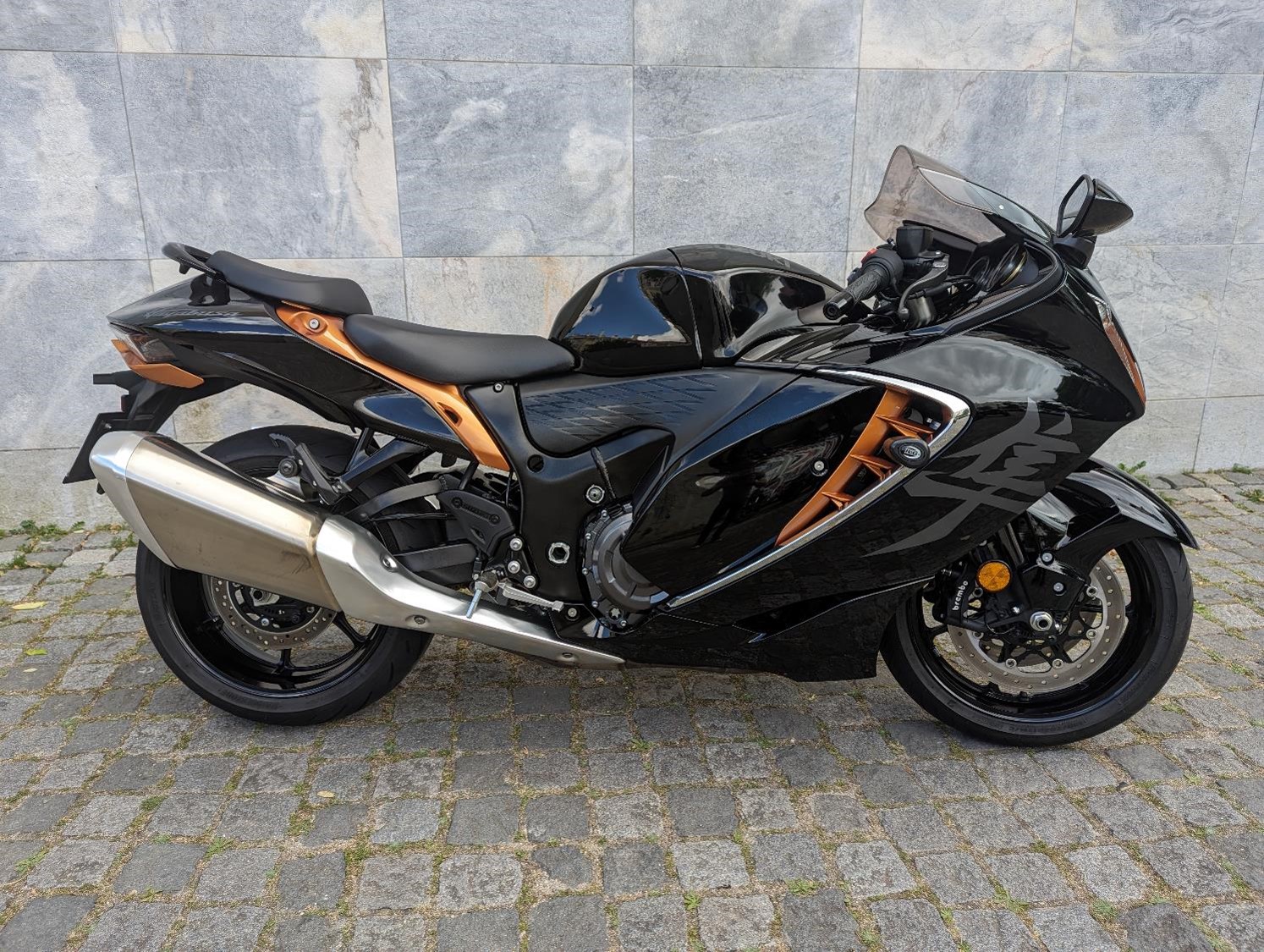 SUZUKI GSX1300 HAYABUSA