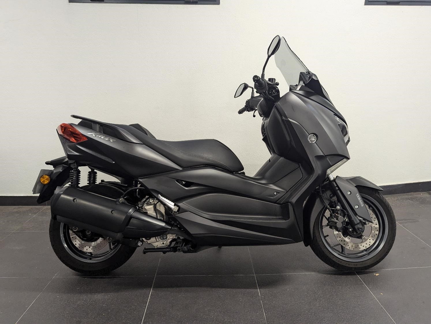 YAMAHA XMAX300