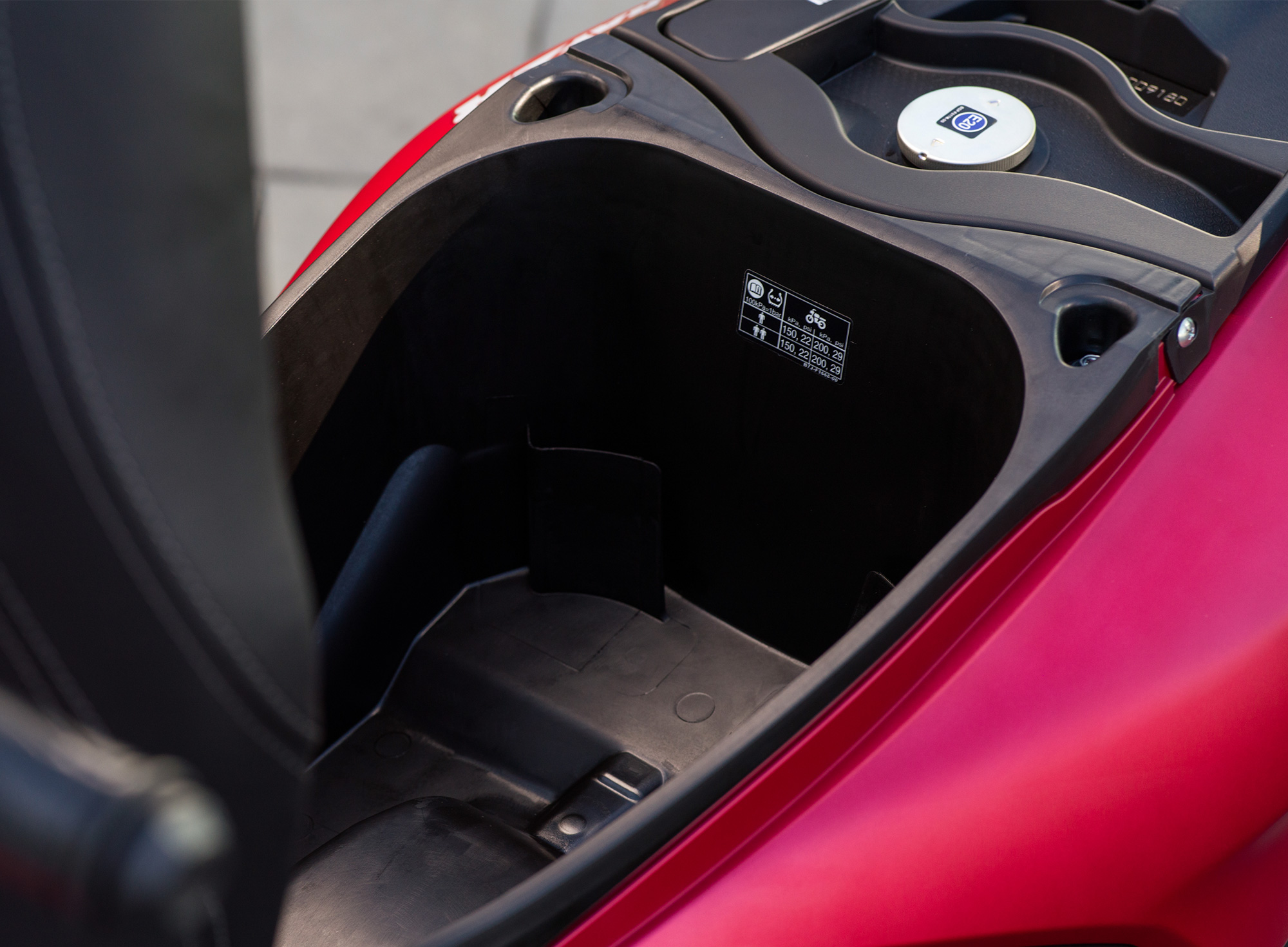 Rayzr4 Grande espaço de arumação