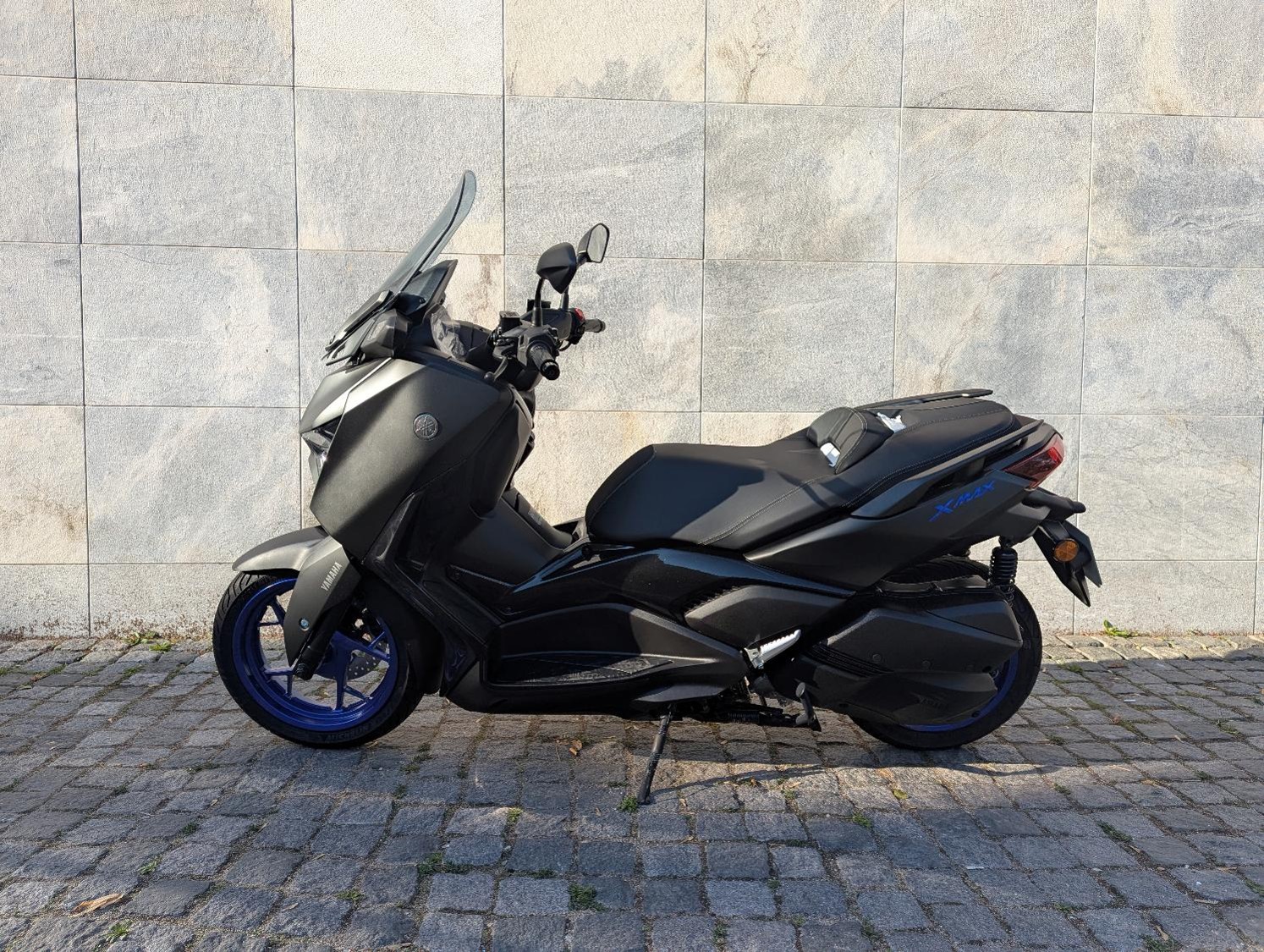 YAMAHA XMAX 300 – Moto de Serviço