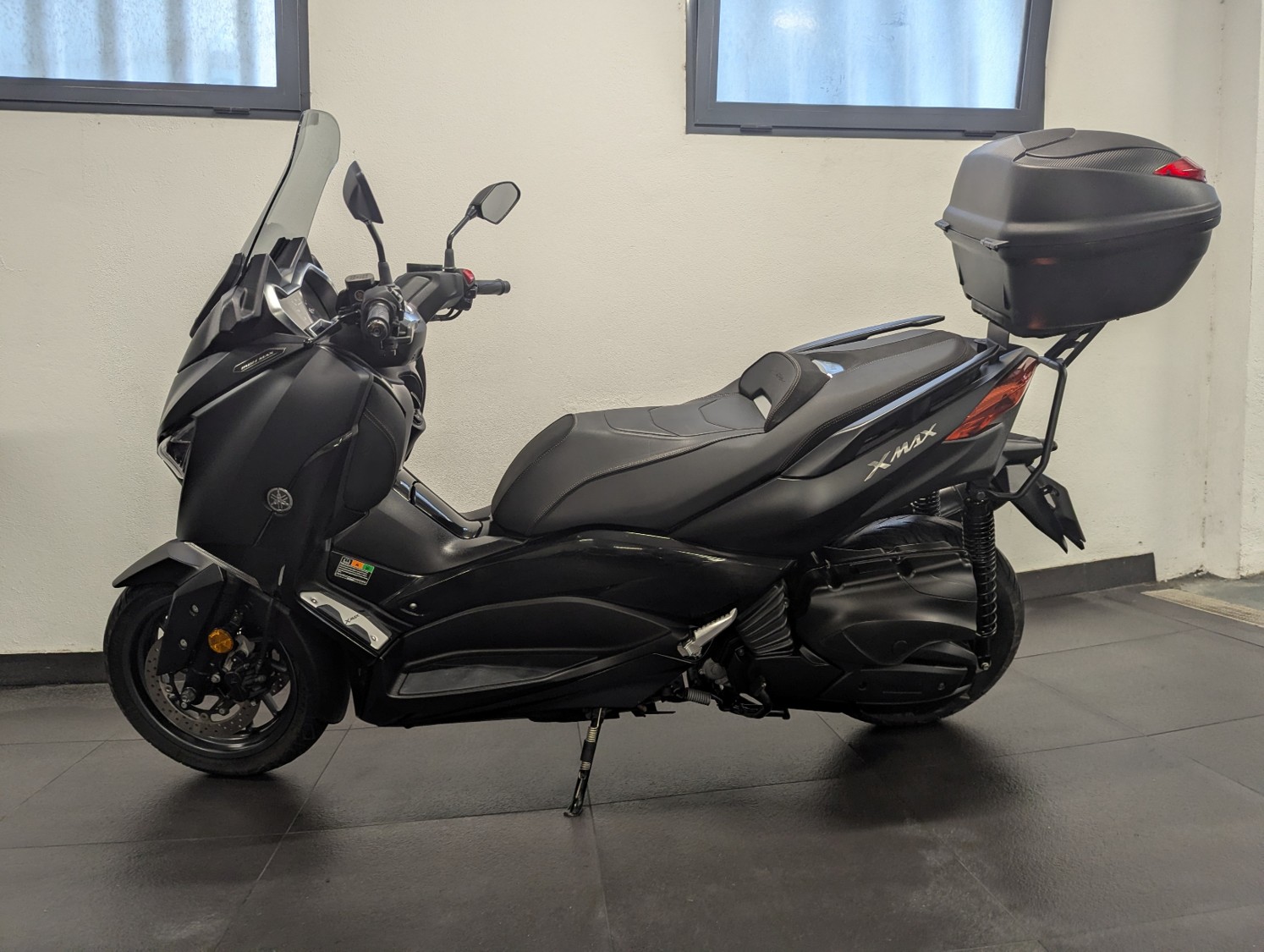 YAMAHA XMAX 400 IRON MAX